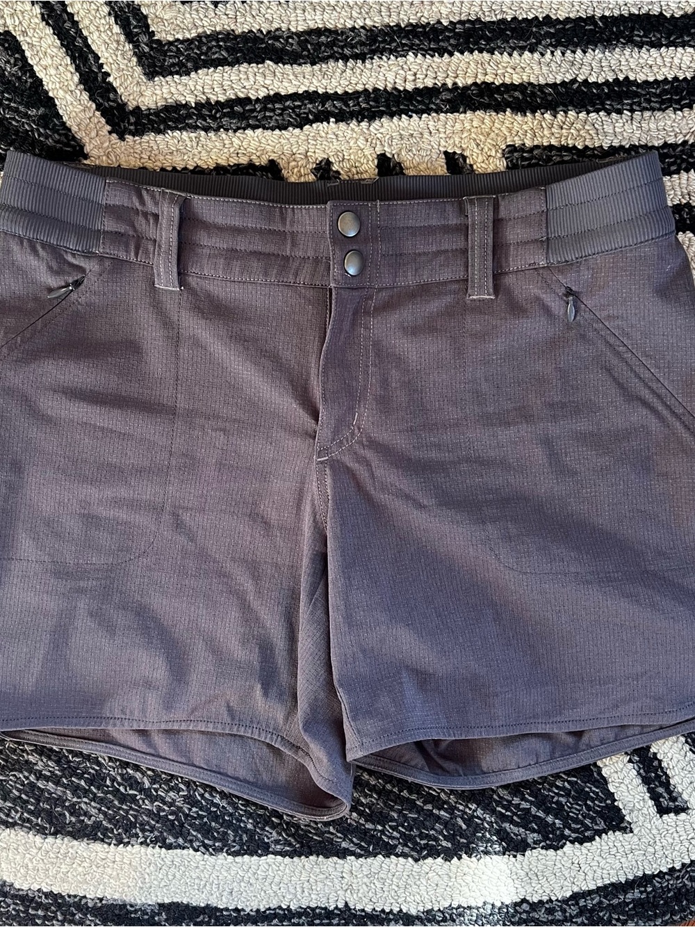Women’s Casual Stretch Shorts - Charcoal